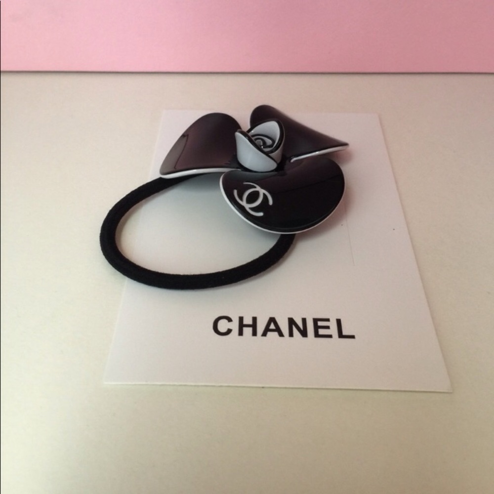Hair tie